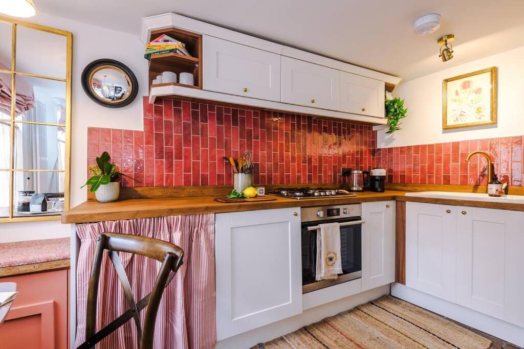 Rustic Chester Cottage Near Shops & Terrace Esterno foto