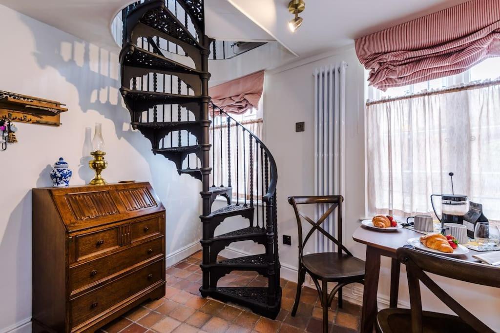 Rustic Chester Cottage Near Shops & Terrace Esterno foto