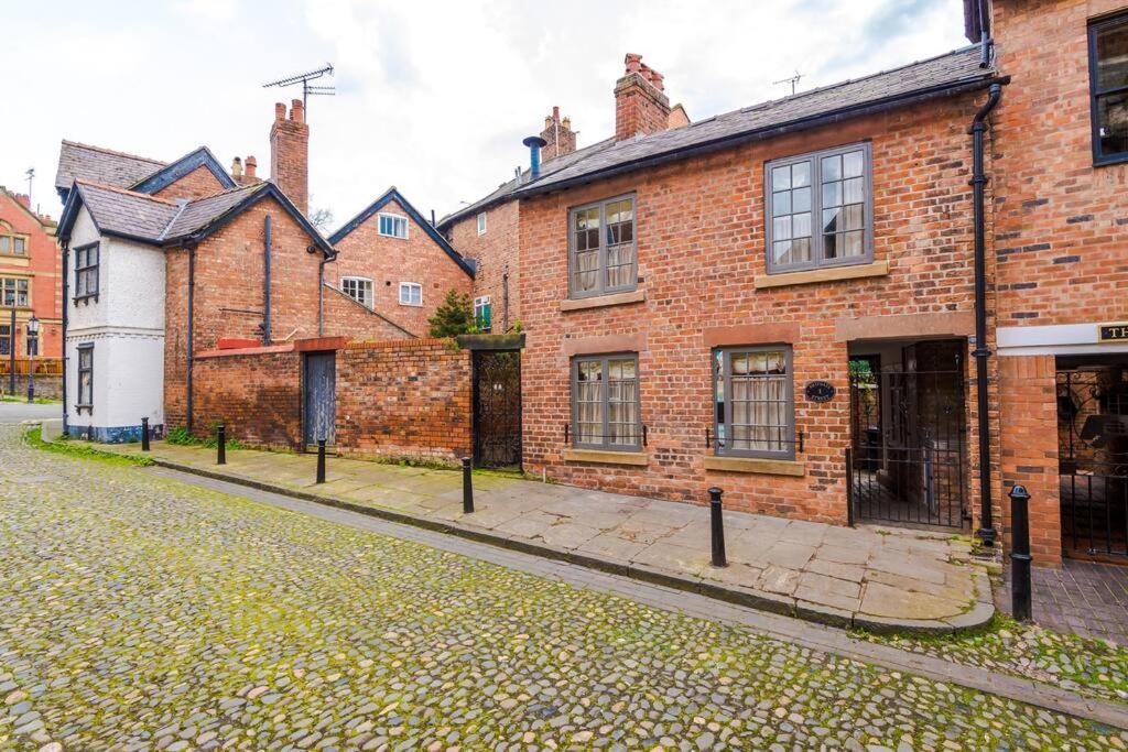 Rustic Chester Cottage Near Shops & Terrace Esterno foto